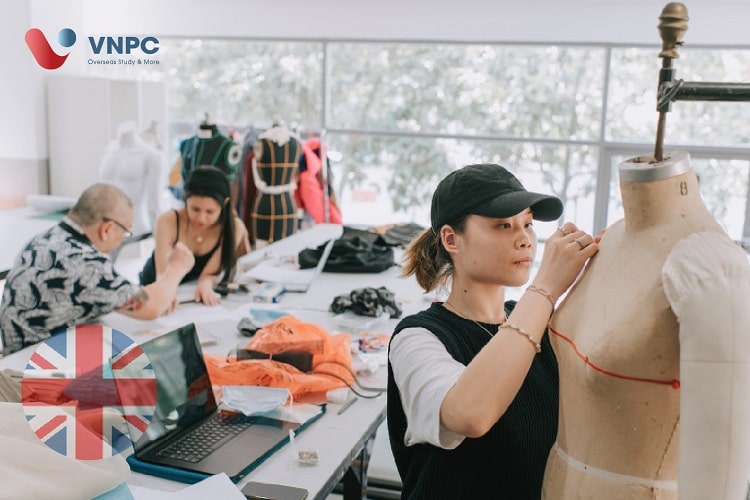 Đăng nhập King88 vina nhận +888K Anh ngành thiết kế thời trang